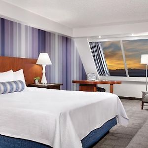 Corner King Suite
